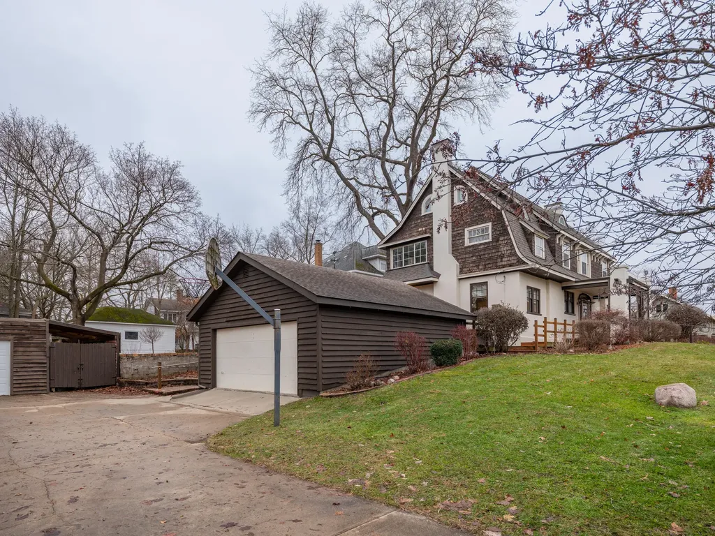 204 Monroe Street Kalamazoo City MI 49006