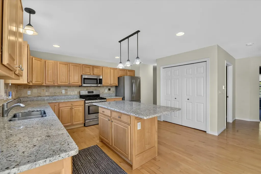 1041 Bicentennial Parkway Pittsfield Charter Township MI 48108