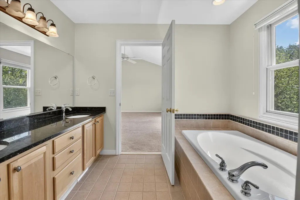 1041 Bicentennial Parkway Pittsfield Charter Township MI 48108
