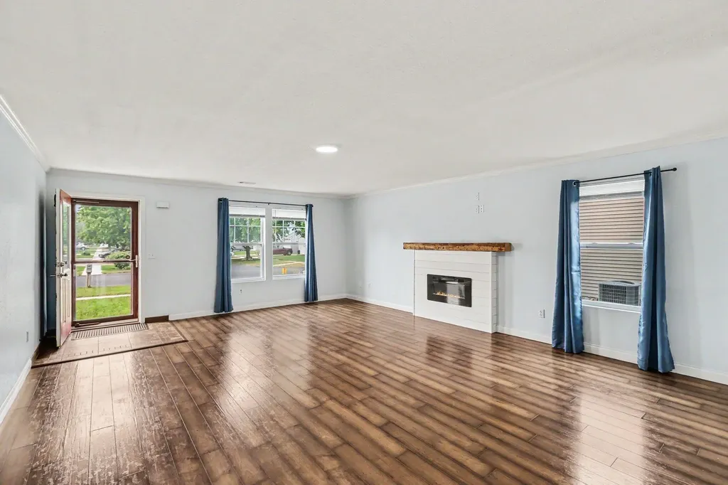 714 Fraser Grove Schoolcraft Township MI 49097