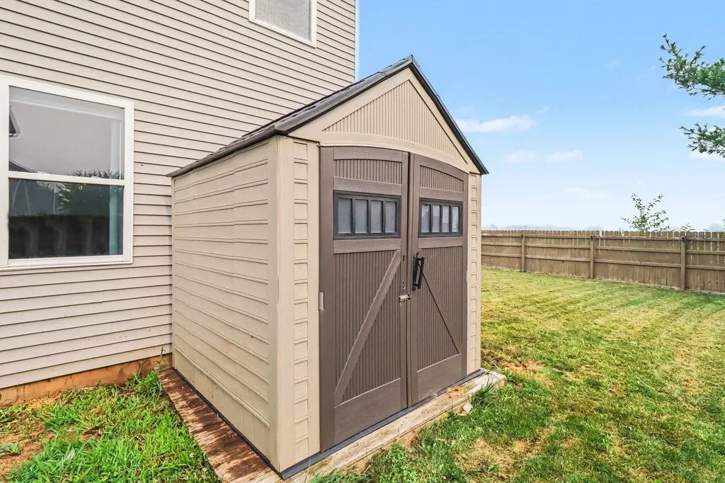 714 Fraser Grove Schoolcraft Township MI 49097