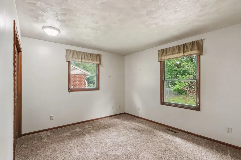 930 Piccadilly Road Kalamazoo City MI 49006