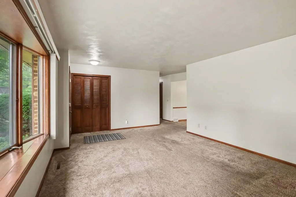 930 Piccadilly Road Kalamazoo City MI 49006