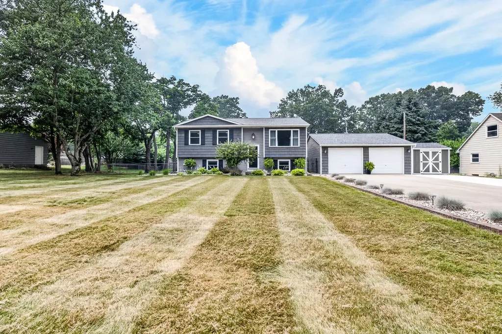 57380 Hamilton Drive Antwerp Township MI 49071