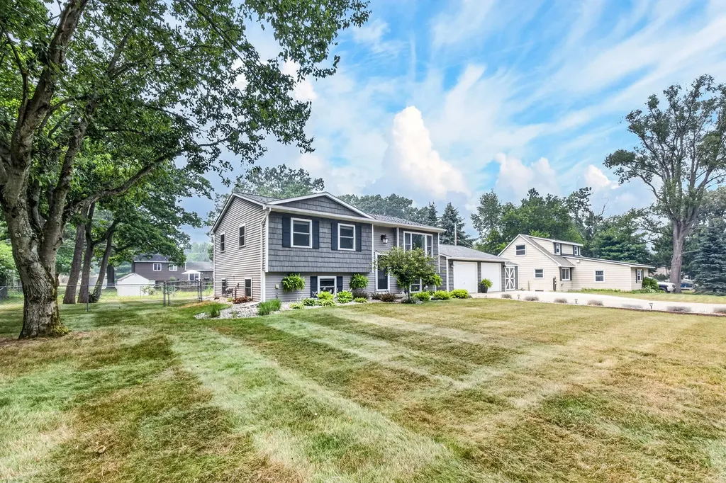 57380 Hamilton Drive Antwerp Township MI 49071