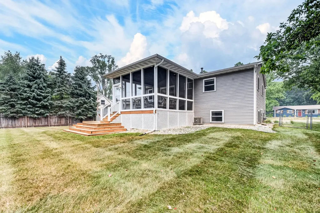 57380 Hamilton Drive Antwerp Township MI 49071