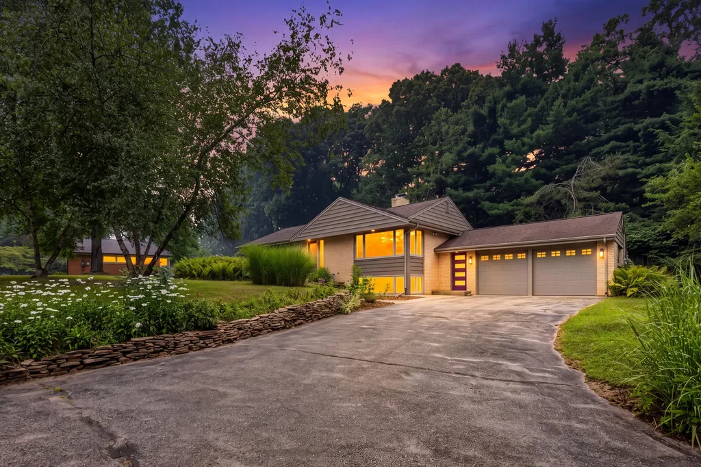 2244 Sycamore Lane Kalamazoo City MI 49008