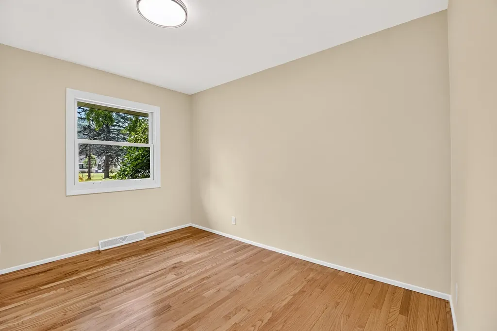 2244 Sycamore Lane Kalamazoo City MI 49008