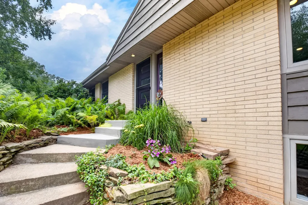 2244 Sycamore Lane Kalamazoo City MI 49008