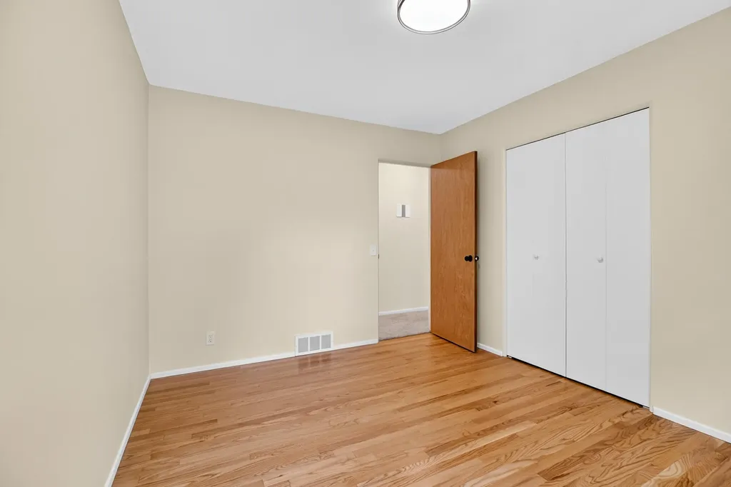2244 Sycamore Lane Kalamazoo City MI 49008