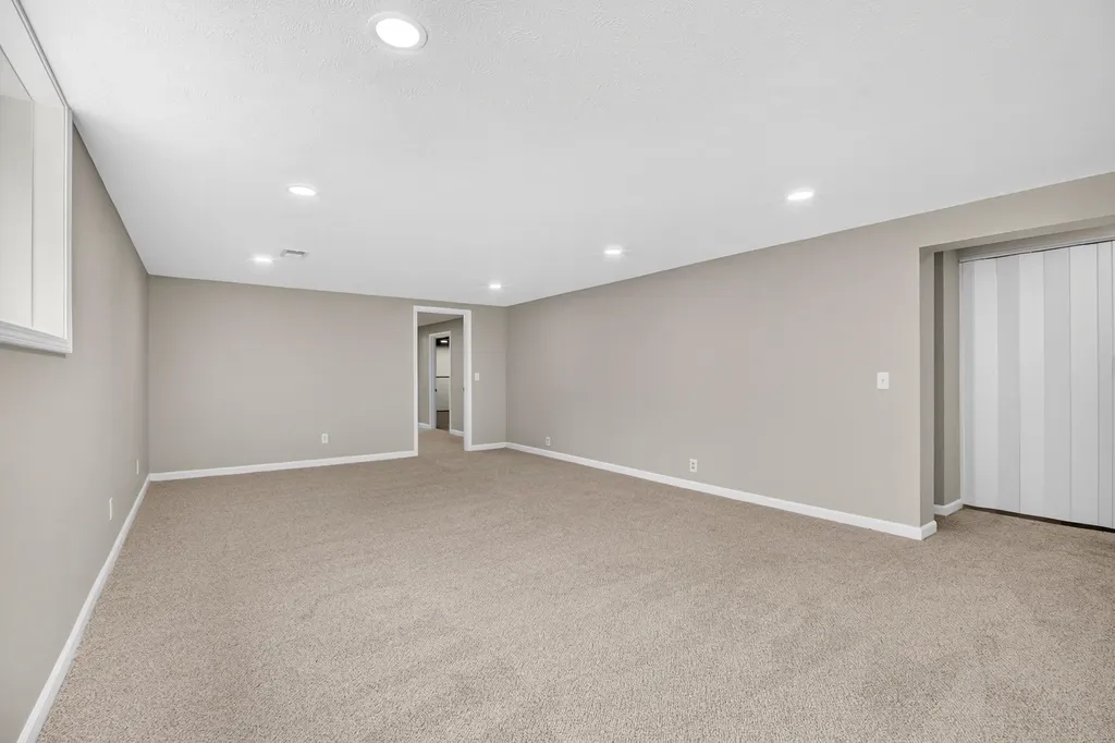 2244 Sycamore Lane Kalamazoo City MI 49008