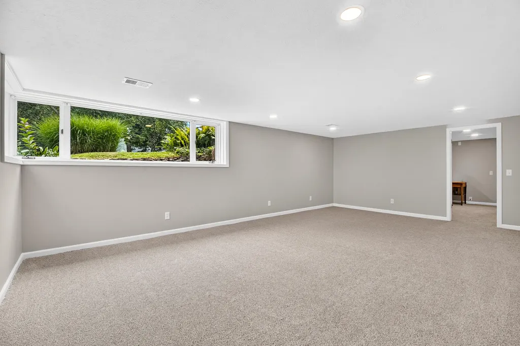 2244 Sycamore Lane Kalamazoo City MI 49008