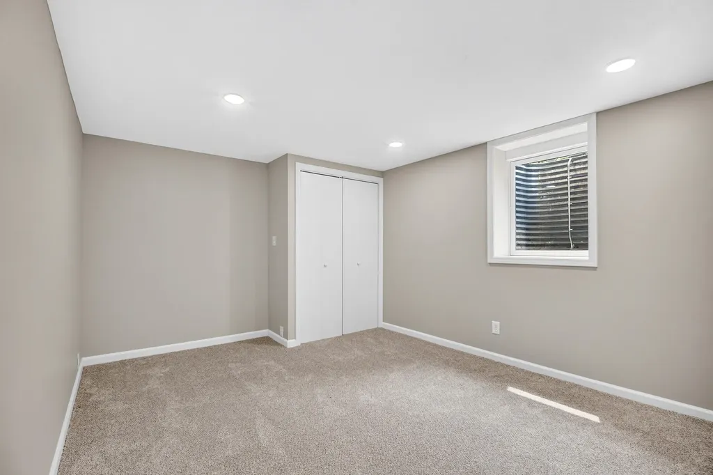 2244 Sycamore Lane Kalamazoo City MI 49008