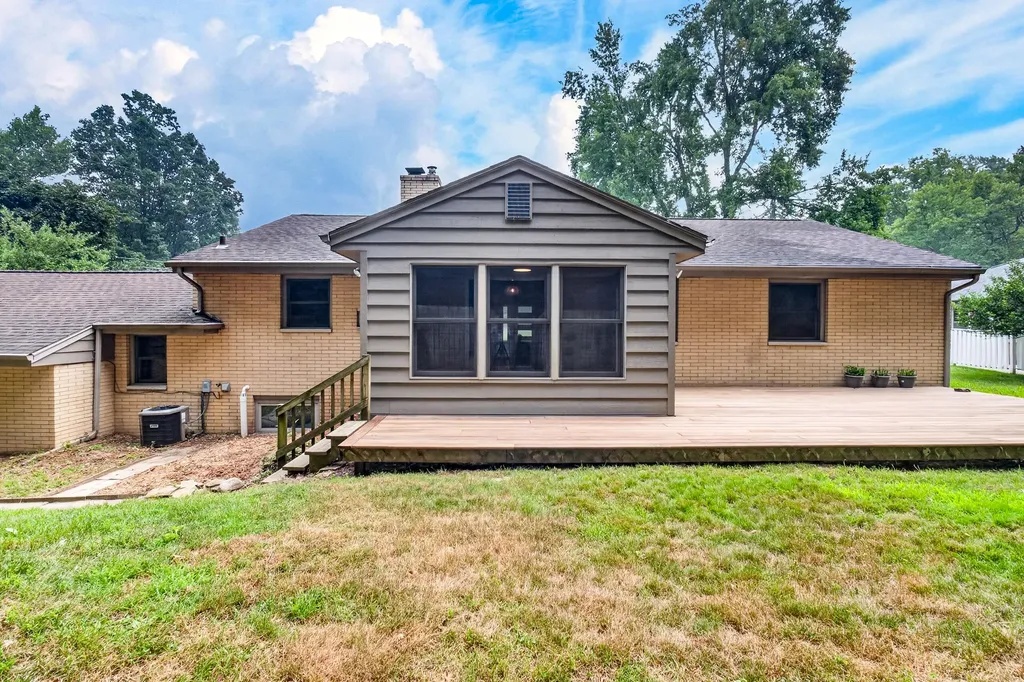 2244 Sycamore Lane Kalamazoo City MI 49008