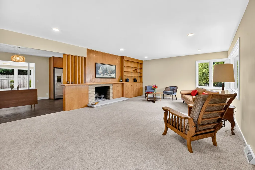 2244 Sycamore Lane Kalamazoo City MI 49008