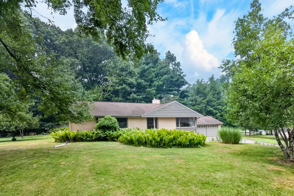 2244 Sycamore Lane Kalamazoo City MI 49008