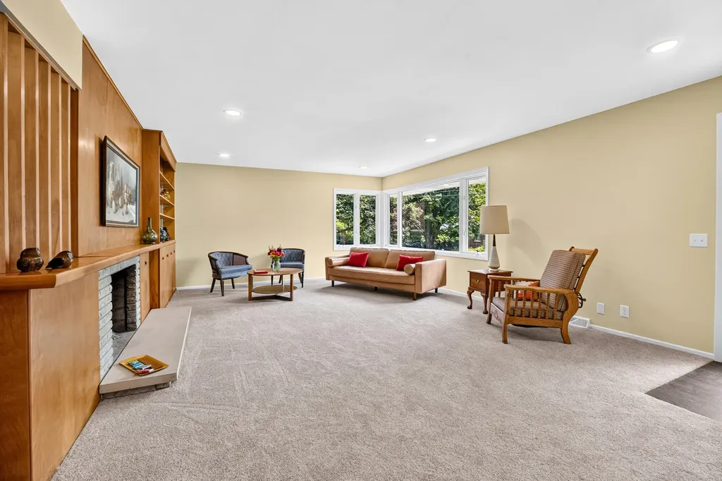 2244 Sycamore Lane Kalamazoo City MI 49008