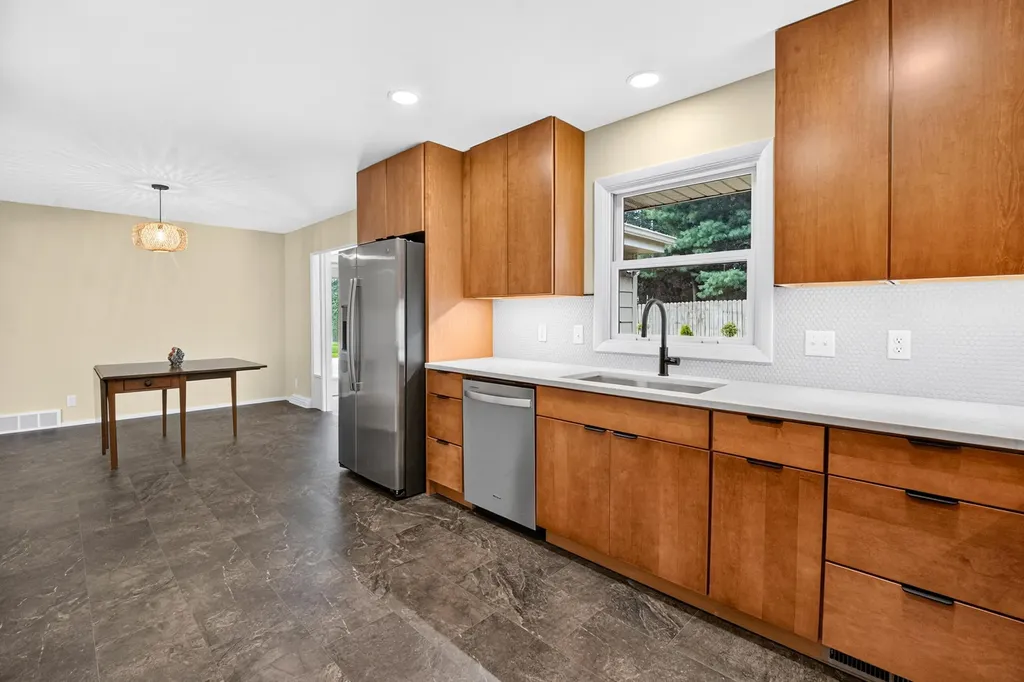 2244 Sycamore Lane Kalamazoo City MI 49008