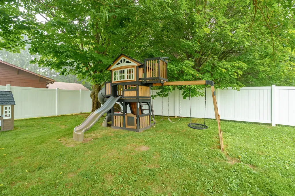 5136 Lake Pines Court Pavilion Township MI 49097
