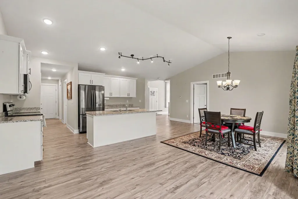 1243 S Village Circle Oshtemo Charter Township MI 49009