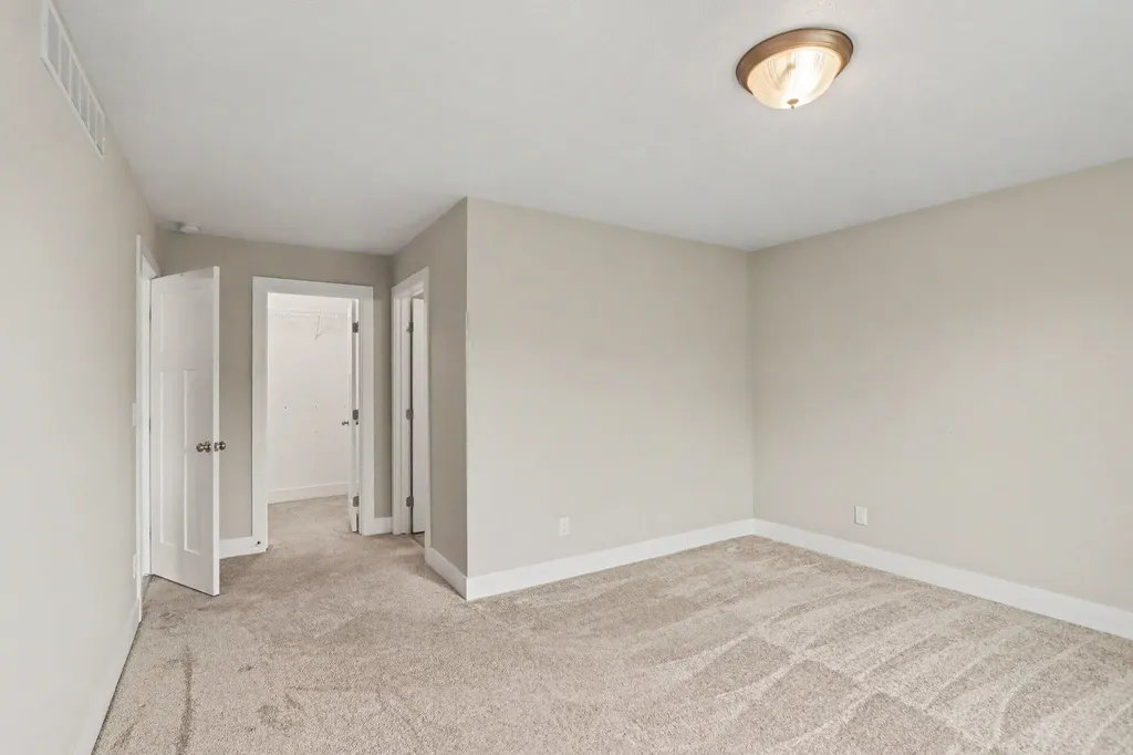 1243 S Village Circle Oshtemo Charter Township MI 49009