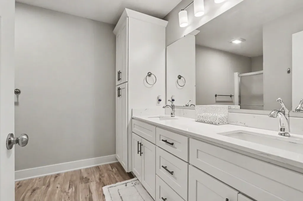 1243 S Village Circle Oshtemo Charter Township MI 49009