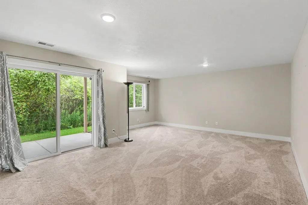 1243 S Village Circle Oshtemo Charter Township MI 49009