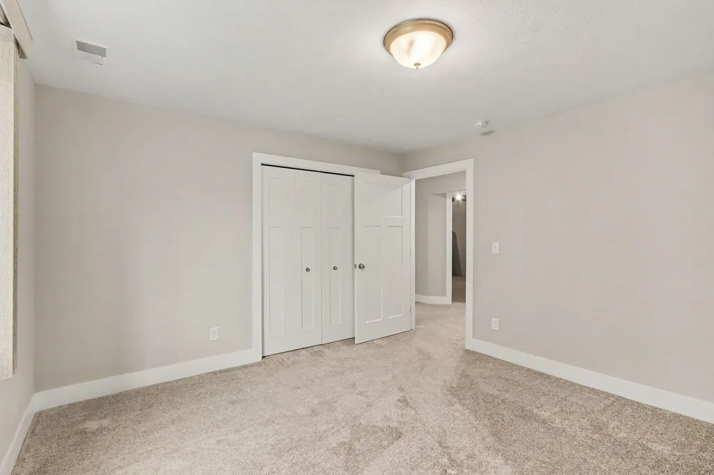 1243 S Village Circle Oshtemo Charter Township MI 49009