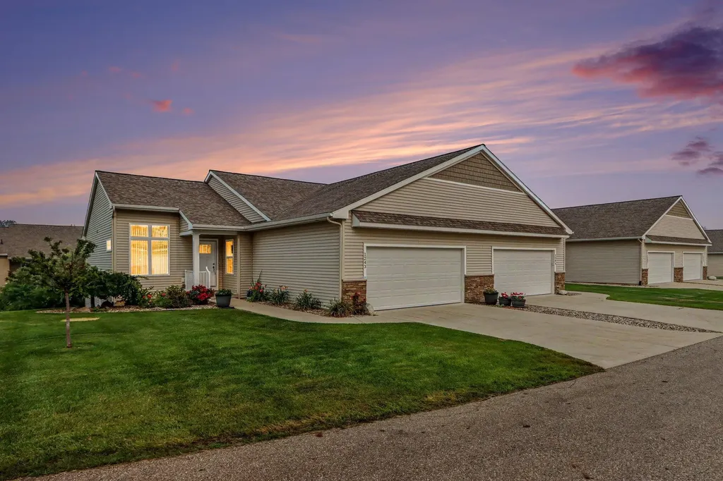 1243 S Village Circle Oshtemo Charter Township MI 49009