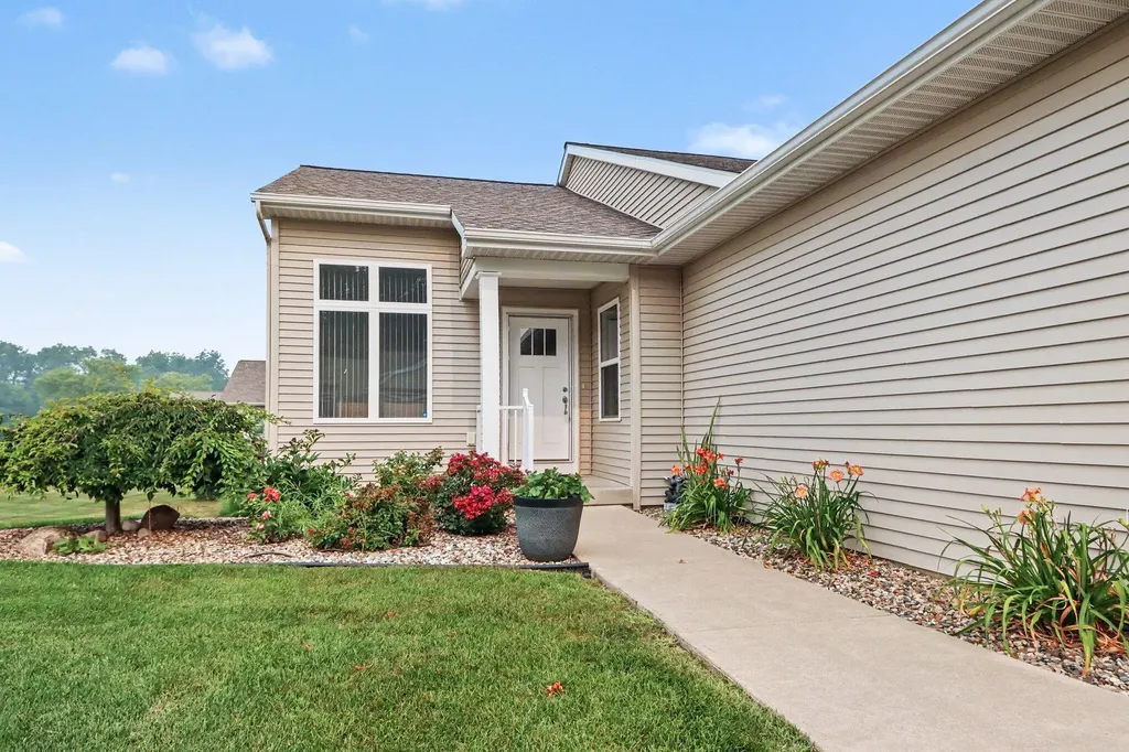 1243 S Village Circle Oshtemo Charter Township MI 49009