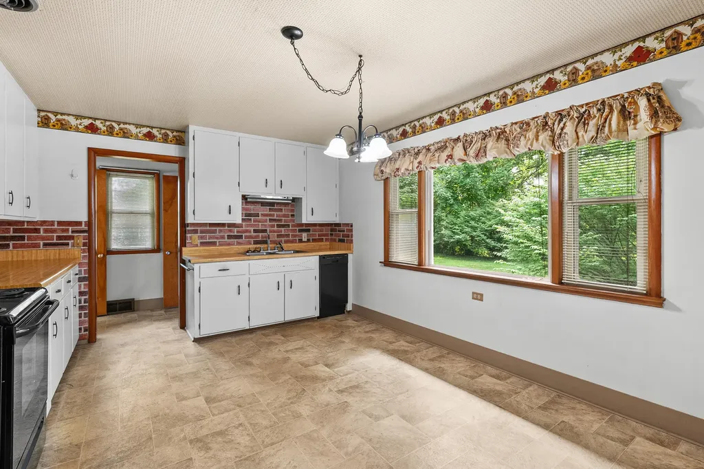 133 Waupaka Drive Bedford Charter Township MI 49037