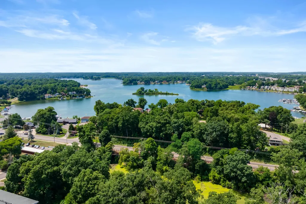 20 Hiawatha Drive Battle Creek City MI 49015