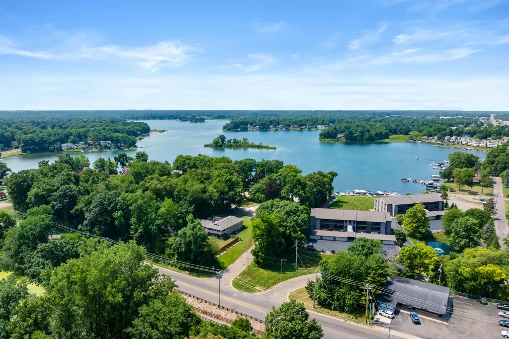 20 Hiawatha Drive Battle Creek City MI 49015