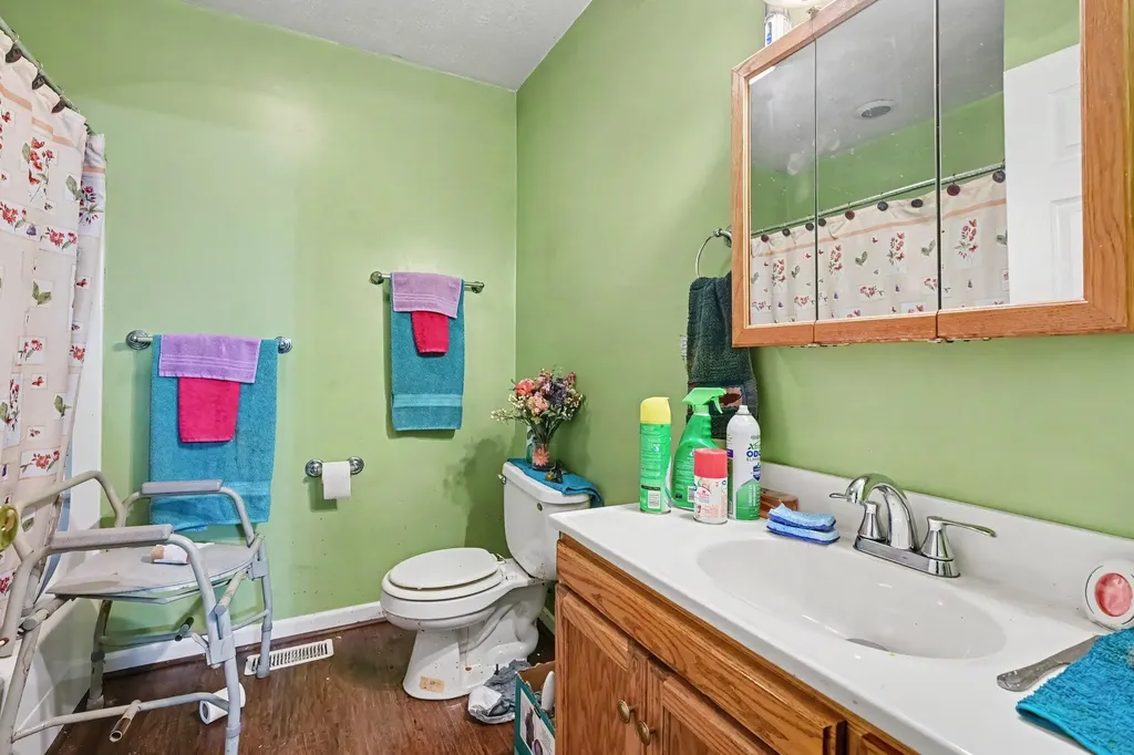 46664 Co Road 374 Lawrence Township MI 49079