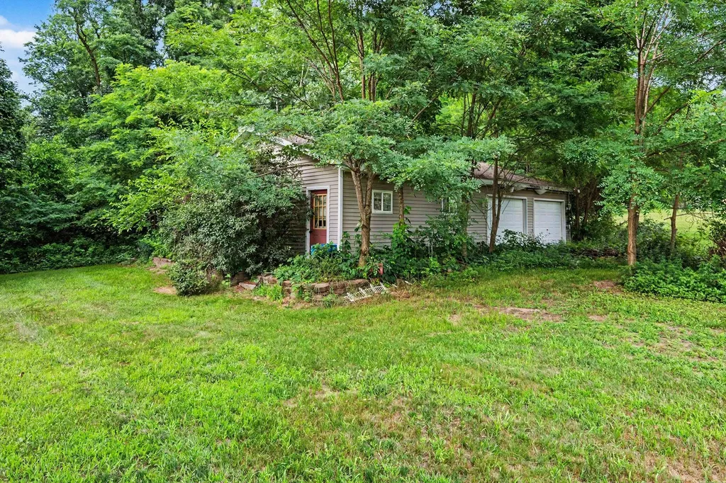 46664 Co Road 374 Lawrence Township MI 49079