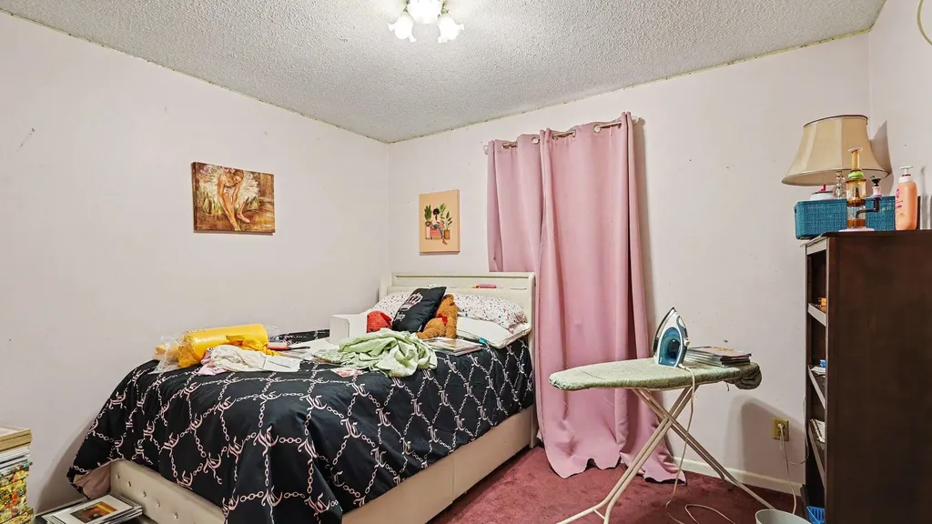 1110 Avalon Avenue Saginaw Charter Township MI 48638