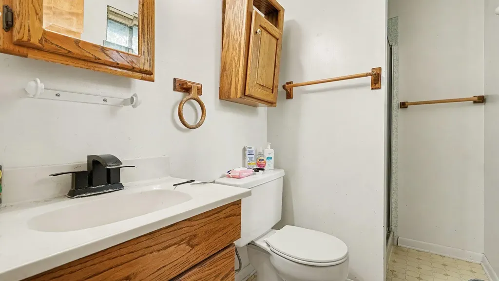 1110 Avalon Avenue Saginaw Charter Township MI 48638