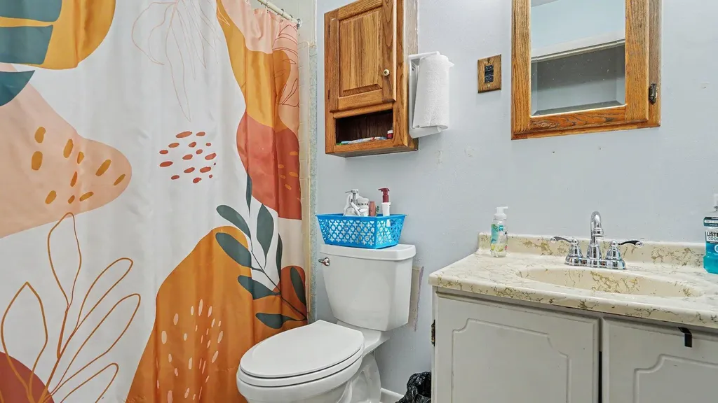 1110 Avalon Avenue Saginaw Charter Township MI 48638