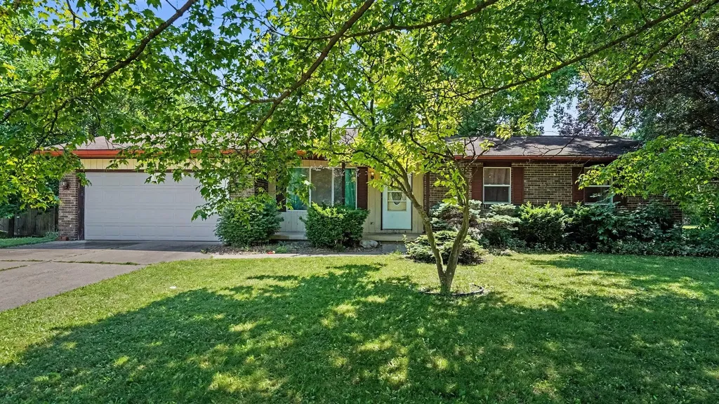 1110 Avalon Avenue Saginaw Charter Township MI 48638
