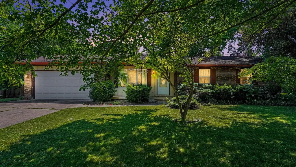 1110 Avalon Avenue Saginaw Charter Township MI 48638