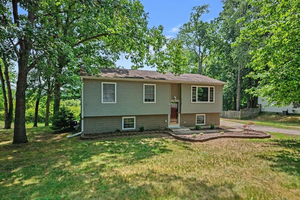 25581 Pleasant Drive Mattawan Village MI 49071