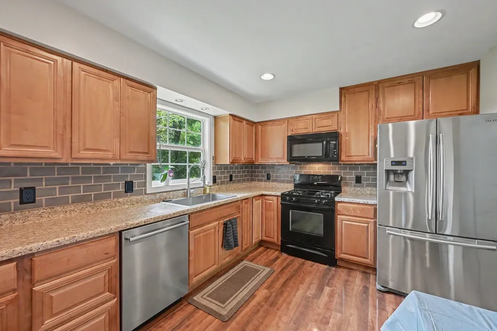 25581 Pleasant Drive Mattawan Village MI 49071