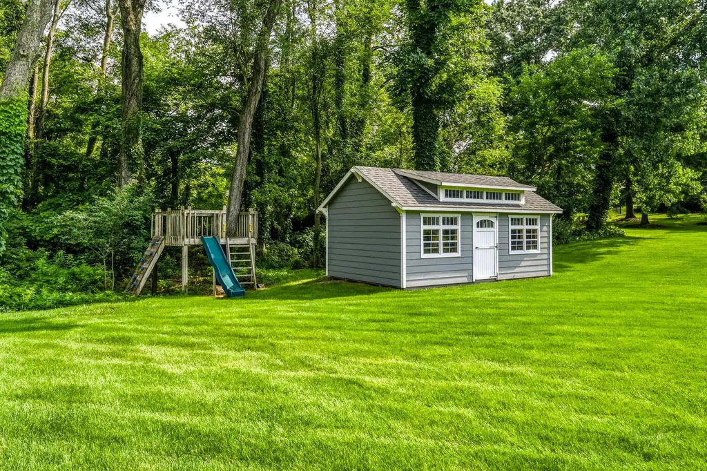 22680 Cherry Hill Court Antwerp Township MI 49071