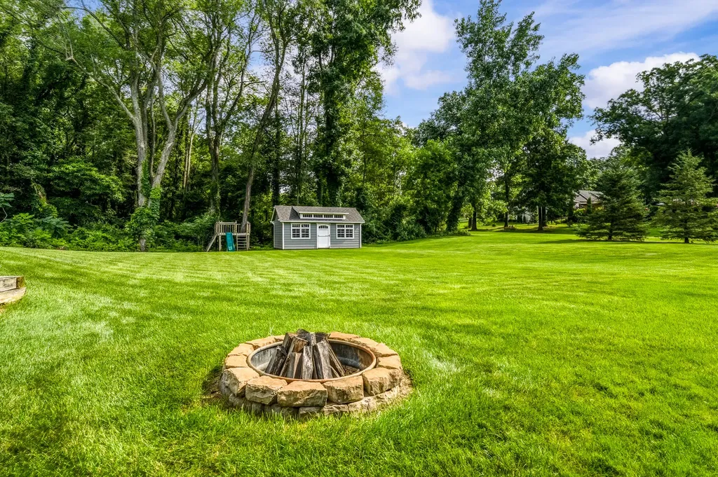 22680 Cherry Hill Court Antwerp Township MI 49071