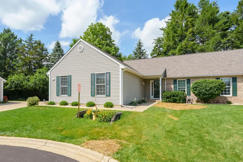2919 Hunters Place Comstock Charter Township MI 49048