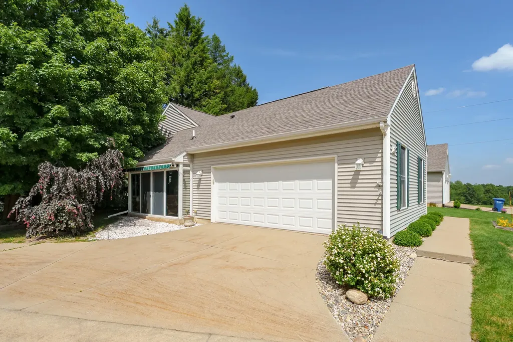 2919 Hunters Place Comstock Charter Township MI 49048