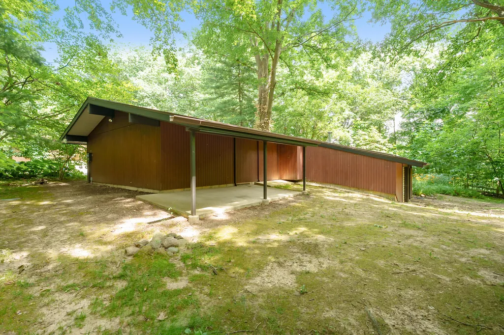 3818 Heights Drive Ross Township MI 49060