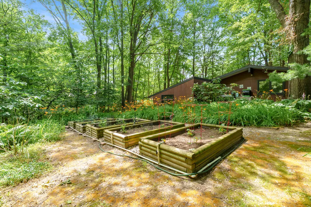 3818 Heights Drive Ross Township MI 49060