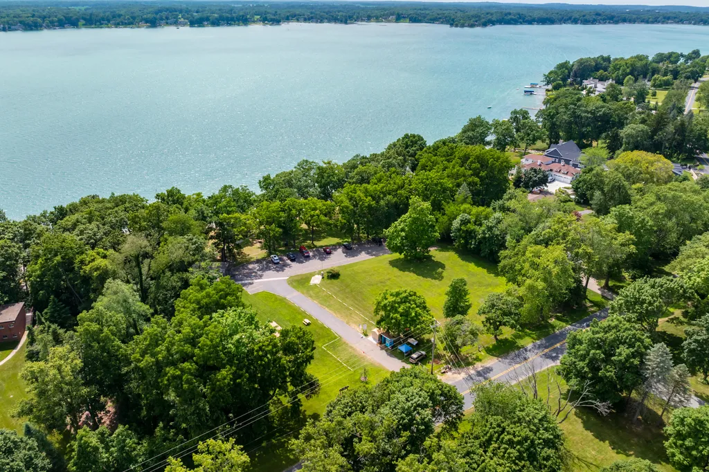 3818 Heights Drive Ross Township MI 49060