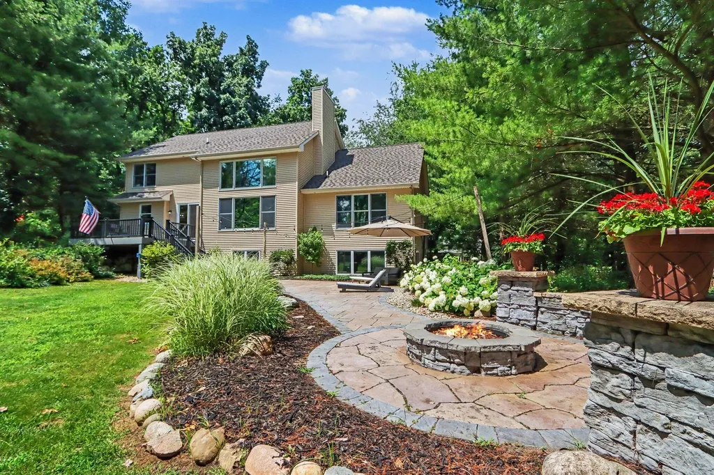 8203 Barony Point Texas Charter Township MI 49071